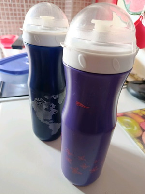 Set of Cirvit sports water bottles and Galaxias thermoses used