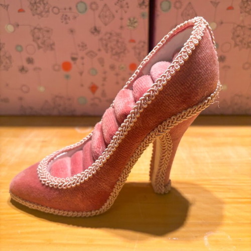 Pink Velour Shoe Ring Holder for 10 Rings Like New