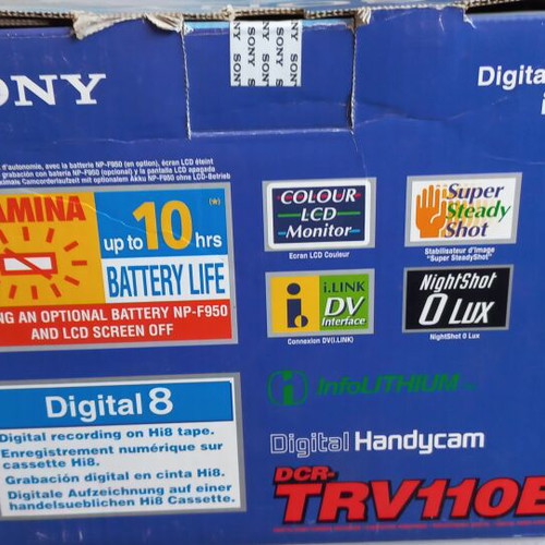 Sony Hi 8 video camera like new with Hi8 cassette and charger