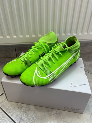 Ποδοσφαιρικά Nike custom made σαν καινούργια, μέγεθος 44.5, πράσινα