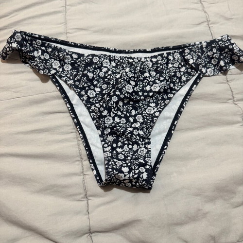 Women's swimsuit bottom like new, size L, black and white