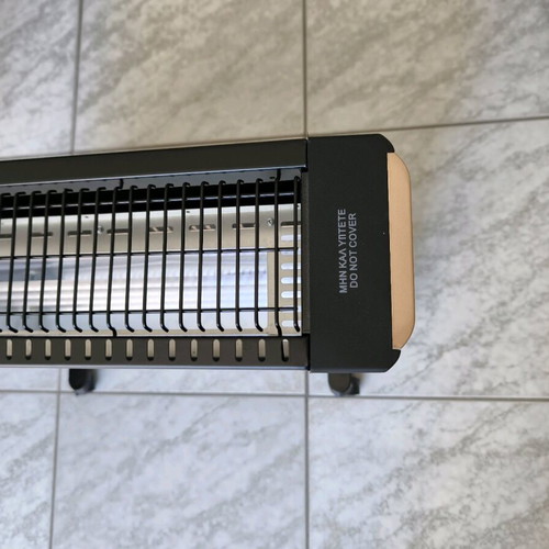 Halogen heater like new with remote control and thermostat