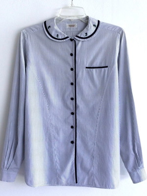 Italian vintage shirt with embroidery size M used