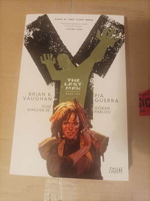Y the Last Man Book 2 graphic novel used, English