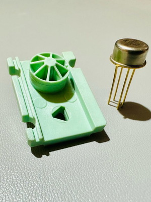 Motorola MD2905A Dual PNP Transistor καινούργιο με χρυσά pins