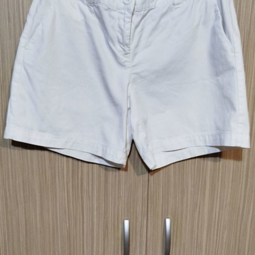Ann Taylor shorts medium unused, cotton gabardine fabric