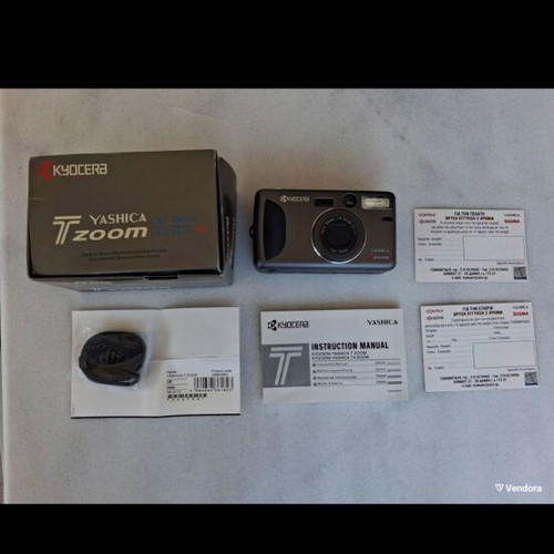 Yashica T Zoom camera like new, premium 35mm compact with zoom lens