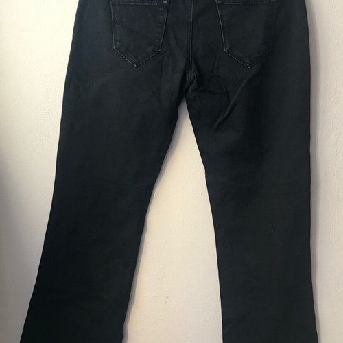 Zara Jean black like new, size 42 with 2 pockets and zipper