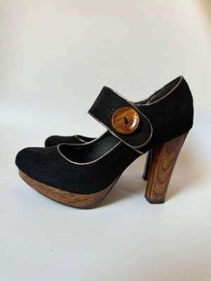 Mary Jane’s shoes like new, dark blue suede with wooden heel