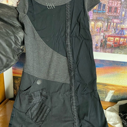 Attrattivo winter dress like new, mini with short sleeve black and gray