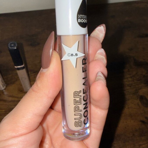 Set of 4 used Maybelline and Nyx concealers
