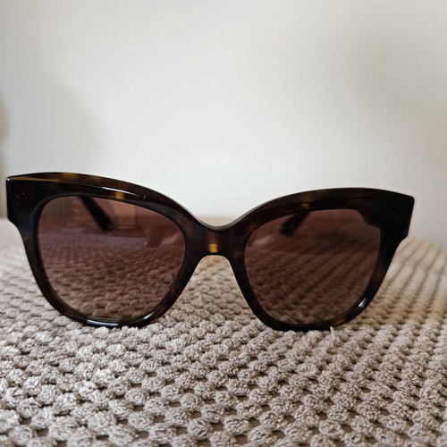 Dolce & Gabbana Cat Eye Sunglasses like new, brown acetate frame