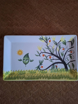 Porcelain plate new with box, size 23×14 cm