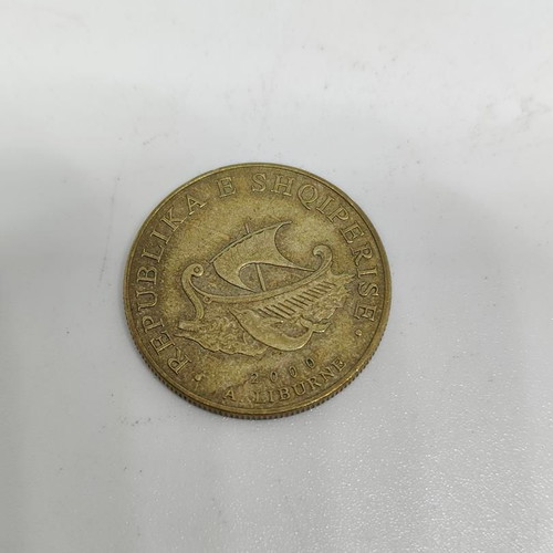 Collectible 20 Lekë 2000 Liburne coin replica like new