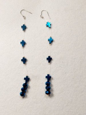 Long earrings blue iridescent, like new, hypoallergenic hooks