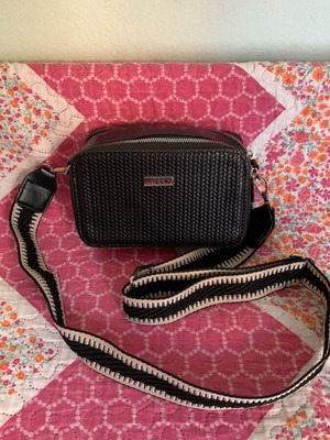 Doca crossbody bag, black