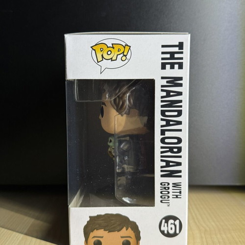 Funko Pop Star Wars The Mandalorian with Grogu 461 mint