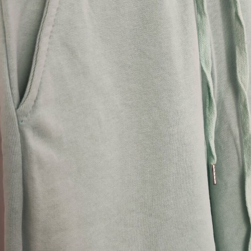 One size tracksuit like new, fits small to large