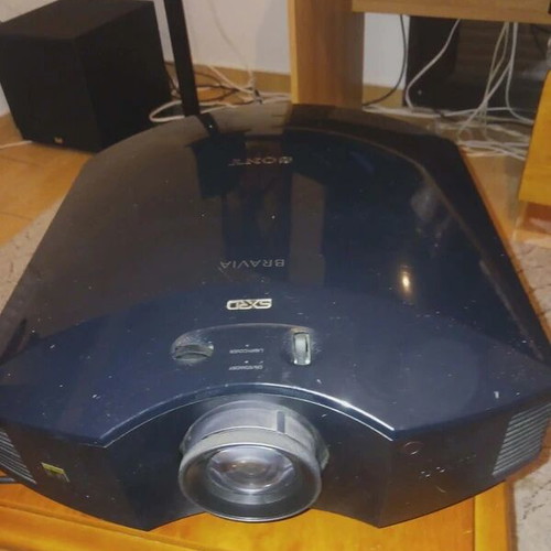 Sony SXRD VPL-HW10 projector like new, Full HD 1080p