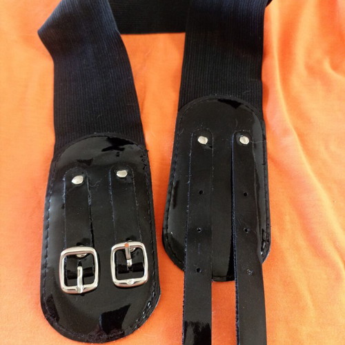 Black belt with elastic and patent leather double buckle, like new
