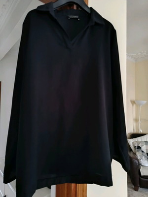 Black shirt like new, size L to XL