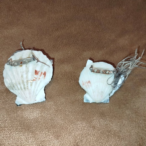 Handmade pins with shells like new, set of 2