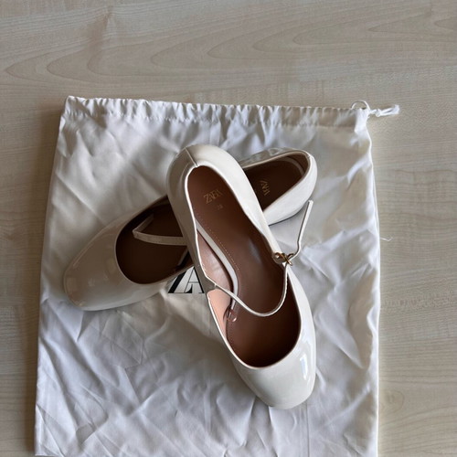Zara women's ballet flats new, patent look, beige size 38