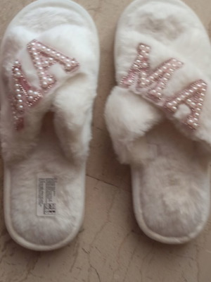 Slippers new, white, sizes 38-39