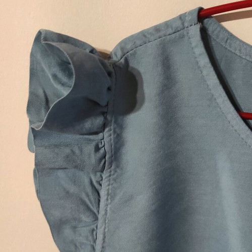 Top in beautiful blue, like new, size M