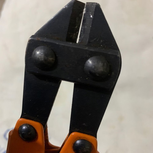 Wire cutter for thin wires used