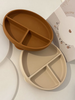 Moonkie set of 2 food-grade silicone plates with lids and suction