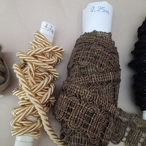 Ribbons, braids and cords like new, total 32.20 meters