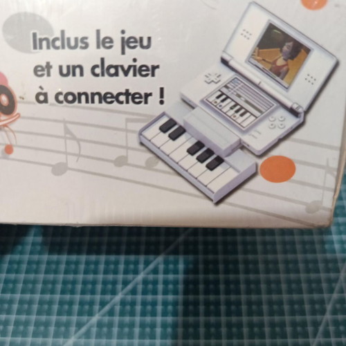 Nintendo DS Easy Piano new, includes keyboard and game