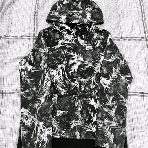 Nike kids hoodie used, size XL, black