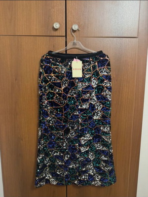 Karavan skirt new with tags, black and gray, size S