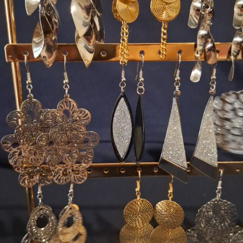 Dangling earrings set of 15 pairs with stand, new, gold and silver