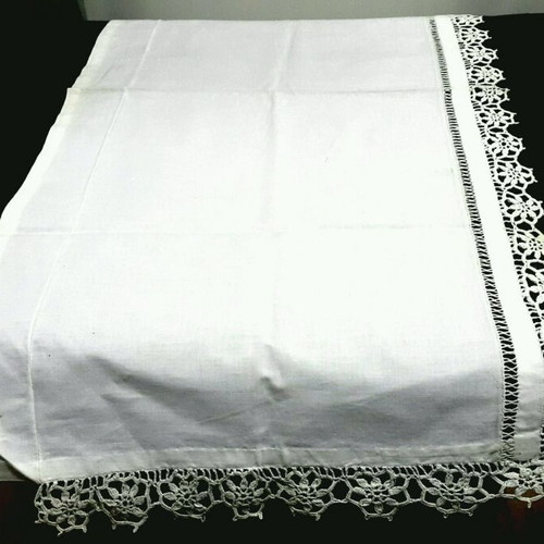 Ergocheira vintage handmade tablecloth like new