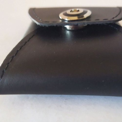 Black coin wallet like new with magnetic closure