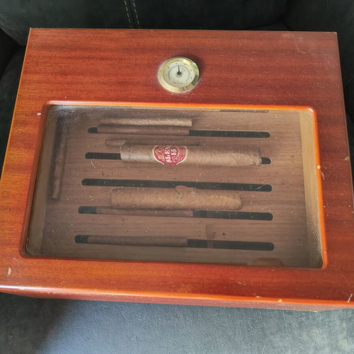 Cigar box wooden used