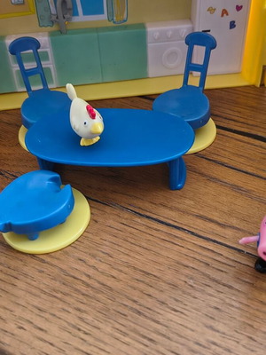 Peppa Pig playset house with figures and furniture