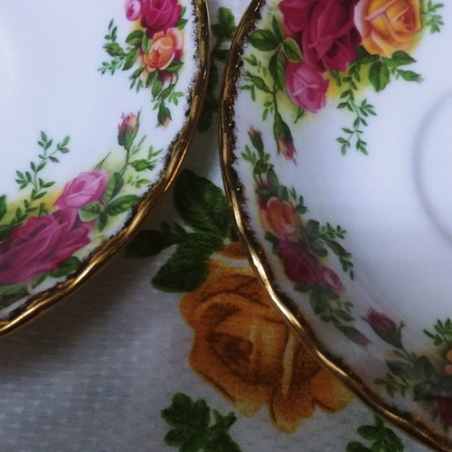 Royal Albert Old Country Roses bone china tea saucers pair new