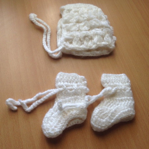 Baby knitted set jacket, hat and socks vintage 90s like new