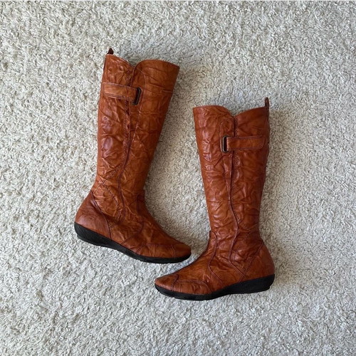 Flat tall brown boots new, genuine leather