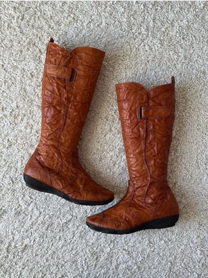 Flat tall brown boots new, genuine leather