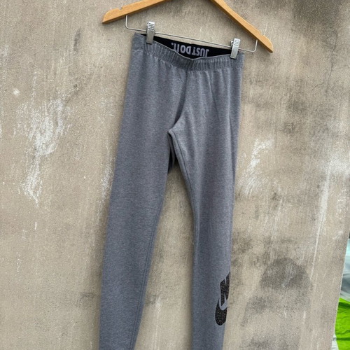 Nike legging like new, size no S-M, black and grey