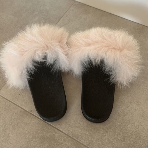 Fur slippers light pink size 40, like new, Haute Acorn