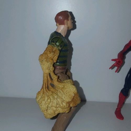Spiderman and Sandman figures like new from Spiderman 3