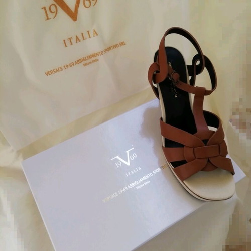 Versace sandals new, beige and brown, size 39