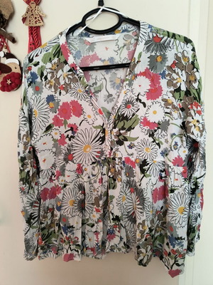 Zara women's shirt like new, size medium, multicolor