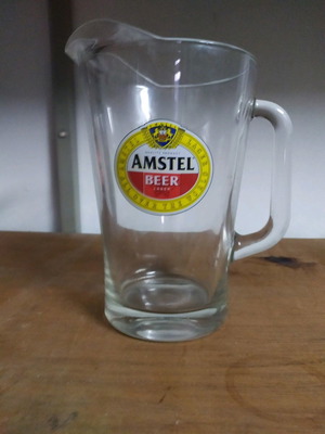 Γυάλινη κανάτα Amstel χωρητικότητας 1.5lt με χερούλι
